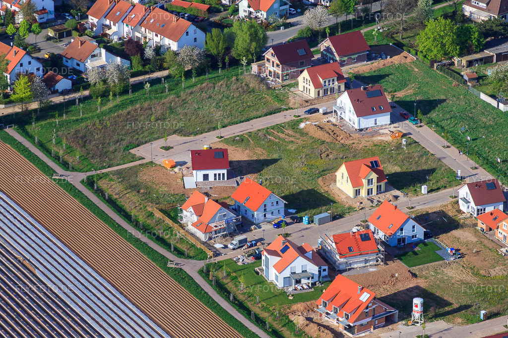 Luftbild: Neubaugebiet Unteres Rappenfeld im Ortsteil Mörlheim in Landau im Bundesland Rheinland-Pfalz in Deutschland. Foto: IMG_39421.jpg vom 09.04.2011 durch Werner Riehm/FLY-FOTO.de