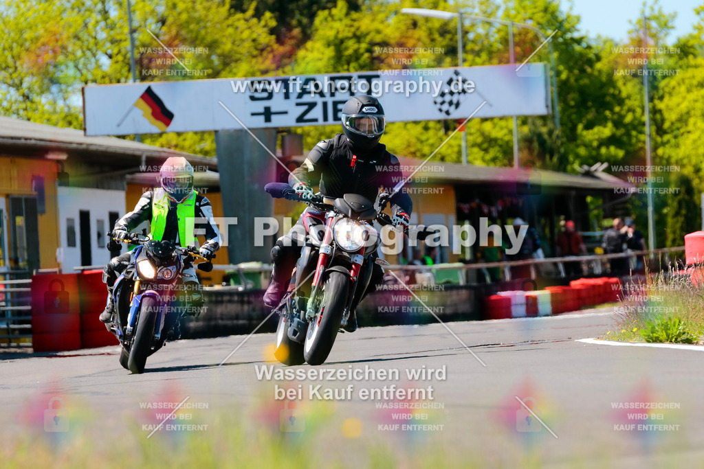 Moto-TeamOBK-22320 | Hier findet Ihr Bilder von Touristenfahrten auf der Nürburgring Nordschleife oder von anderen Veranstaltungen die ich besucht habe. Viel Spass beim Durch Schauen 