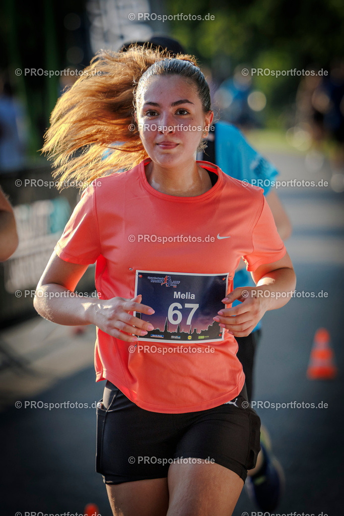 Sparda-Bank Nachtlauf Bonn; Bonn, 18.06.2025 | Impressionen vom Sparda-Bank Nachtlauf Bonn am 18.06.2025 in Bonn (Nordrhein-Westfalen). 