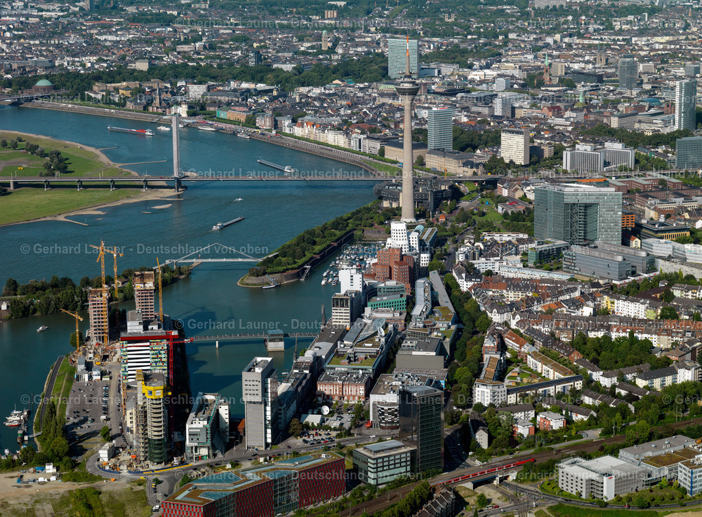 2995077 | Düsseldorf-Hafen, Medienhafen Düsseldorf, ist ein Stadtteil der durch Industrie, Logistik, Gewerbe und Büronutzung geprägt ist