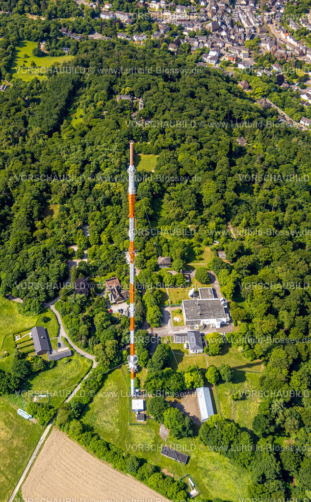 Velbert250600677Langenberg | Luftbild, Funkmasten Westdeutscher Rundfunk Sender Langenberg im Naturschutzgebiet, WDR Satellitenschüssel, Oberbonsfeld, Velbert, Ruhrgebiet, Nordrhein-Westfalen, Deutschland