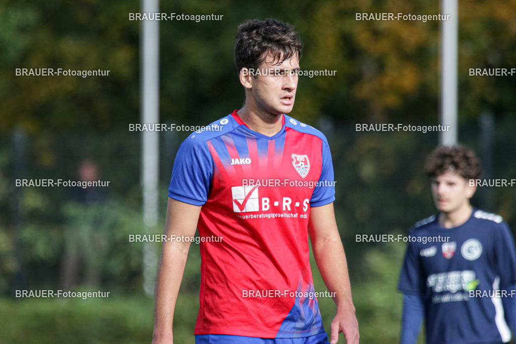 02.11.2025: A-Jugend-Niederrheinliga KFC Uerdingen - RSV Ratingen | Krefeld, Deutschland, 02.11.2025: Nikita Slavytskyi (KFC Uerdingen) schaut während des A-Jugend Niederrheinliga Spiels zwischen KFC Uerdingen  - RSV Ratingen am 02.11. 2025 am Löschenhofweg in Krefeld, Deutschland. (Foto Ralph Görtz / Brauer-Fotoagentur)