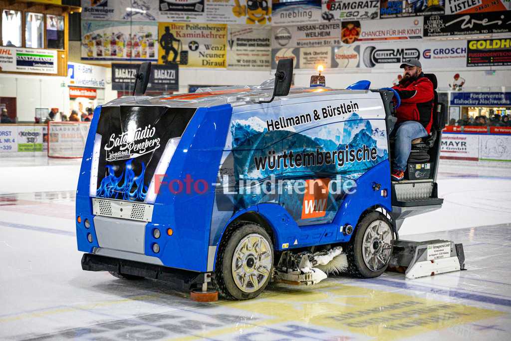 Peißenberg MINERS gegen ESC Kempten SHARKS | Eishockey Bayernliga 2025/26 Vorrunde 12. Spieltag, Peißenberg MINERS gegen ESC Kempten SHARKS, 20251121,Eismaschine, Zamboni,2025-11-21 in Peißenberg (flatbuy Arena Peißenberg), Copyright: WolfgangxLindner www.foto-lindner.de