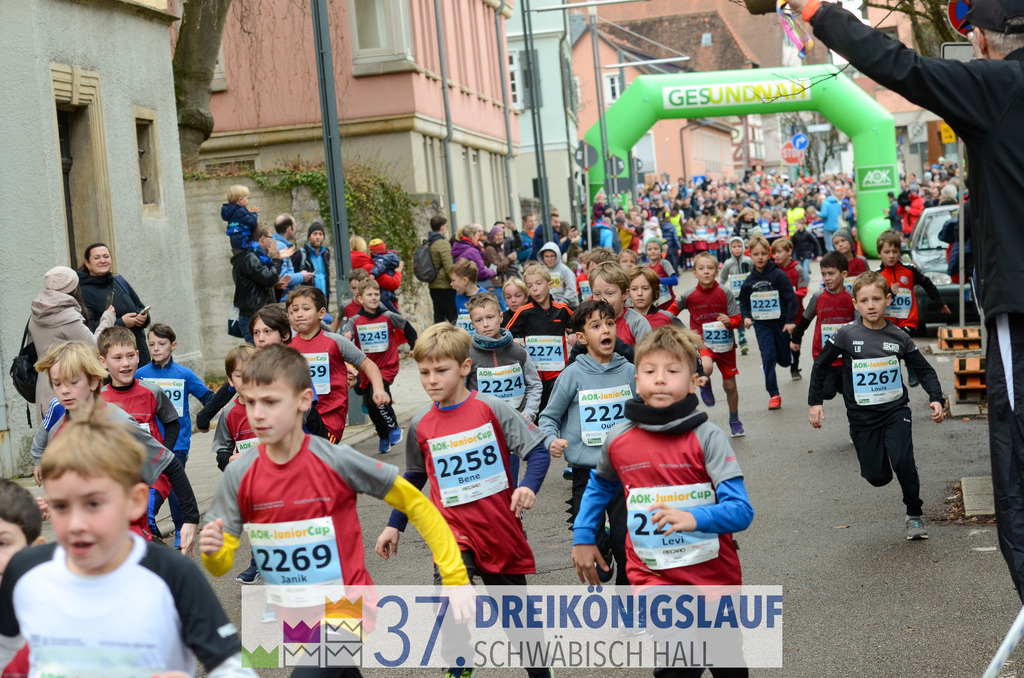 AOK JuniorCup 400m | 3Koenigslauf 2023 - Realisiert mit Pictrs.com