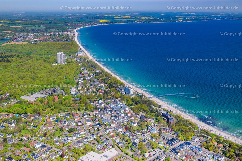 Timmendorf_Timmendorfer_Strand_Neü_Seebruecke_ELS_5200010524 | NIENDORF/OSTSEE 01.05.2024 Küsten- Landschaft am Sandstrand in Niendorf/Ostsee im Bundesland Schleswig-Holstein, Deutschland. // Coastline on the sandy beach in Niendorf/Ostsee in the state Schleswig-Holstein, Germany. Foto: Martin Elsen