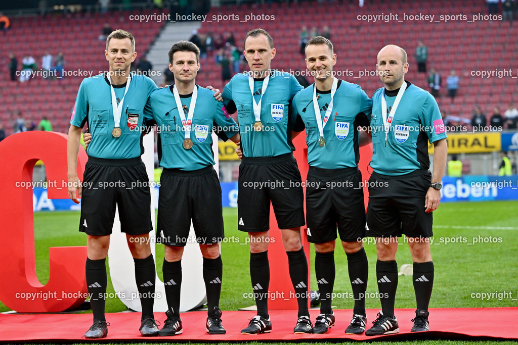 SK Puntigamer Sturm vs. SK Rapid Wien Siegerehrung, Impressionen | Roland Brandner Referee, Sebastian Gishamer Referee, Santino Schreiner Referee, Walter Altmann 4.Offizieller, SK Puntigamer Sturm vs. SK Rapid Wien Siegerehrung, Impressionen, SK Puntigamer Sturm vs. SK Rapid Wien Siegerehrung, Impressionen am 01.05.2024 in Klagenfurt (Wörthersee Stadion ), Austria, (Photo by Bernd Stefan)