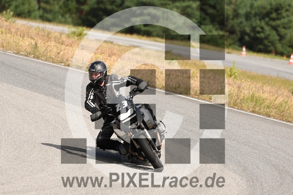 0023-20260721_10915 | Schöne Erinnerungen an spannende Momente - das festzuhalten ist unser Job. PIXELrace.de ist seit 2003 auf den Rennstrecken Europas unterwegs um die Action draußen beim Fahren und die wunderbare Stimmung imm Fahrerlager für euch einzufangen.
