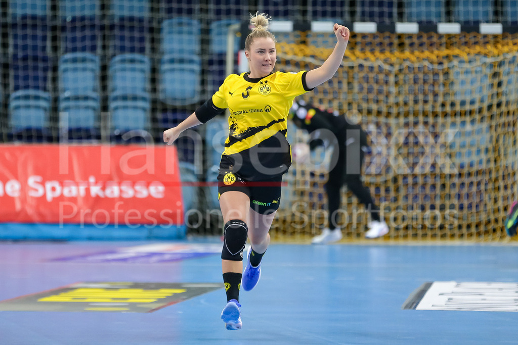 Handball, Bundesliga Frauen, VfL Oldenburg - Borussia Dortmund | v.li.: Lena Hausherr (Borussia Dortmund, BVB, 3) mit Torjubel, Jubel über das Tor
