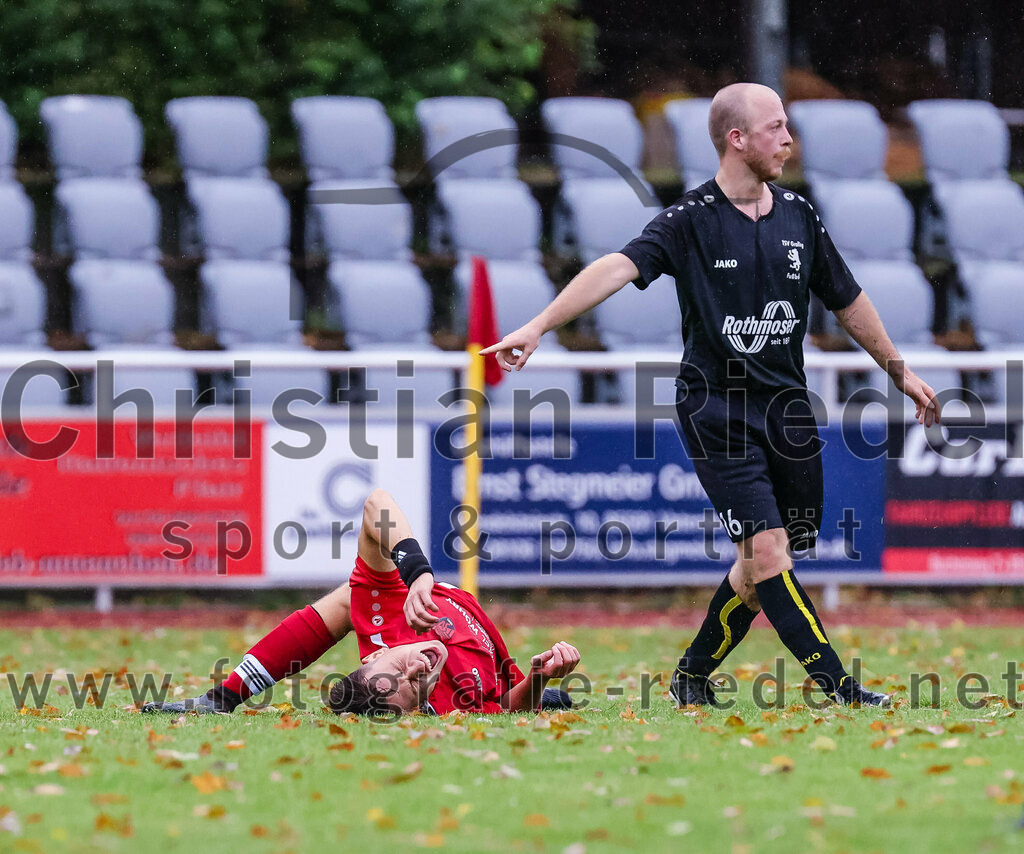 2023-08-27_086_TSV_Zorneding_II_gegen_TSV_Grafing_II | Zorneding, Deutschland, 27.08.2023:
Fußball, A-Klasse 2023 / 2024, 2. Spieltag, TSV Zorneding II gegen TSV Grafing II, Endergebnis: 5:1

Dennis Duwel (TSV Zorneding, #11), Marinus Kinzl (TSV Grafing, #16)

Foto: Christian Riedel / fotografie-riedel.net