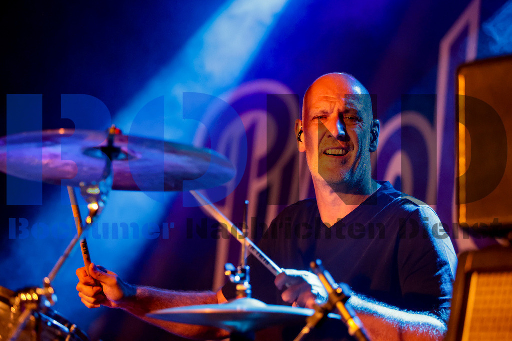 Purple Rising  {date} -  | {headline}(Foto: Sebastian Sendlak / BOND) - Realisiert mit Pictrs.com