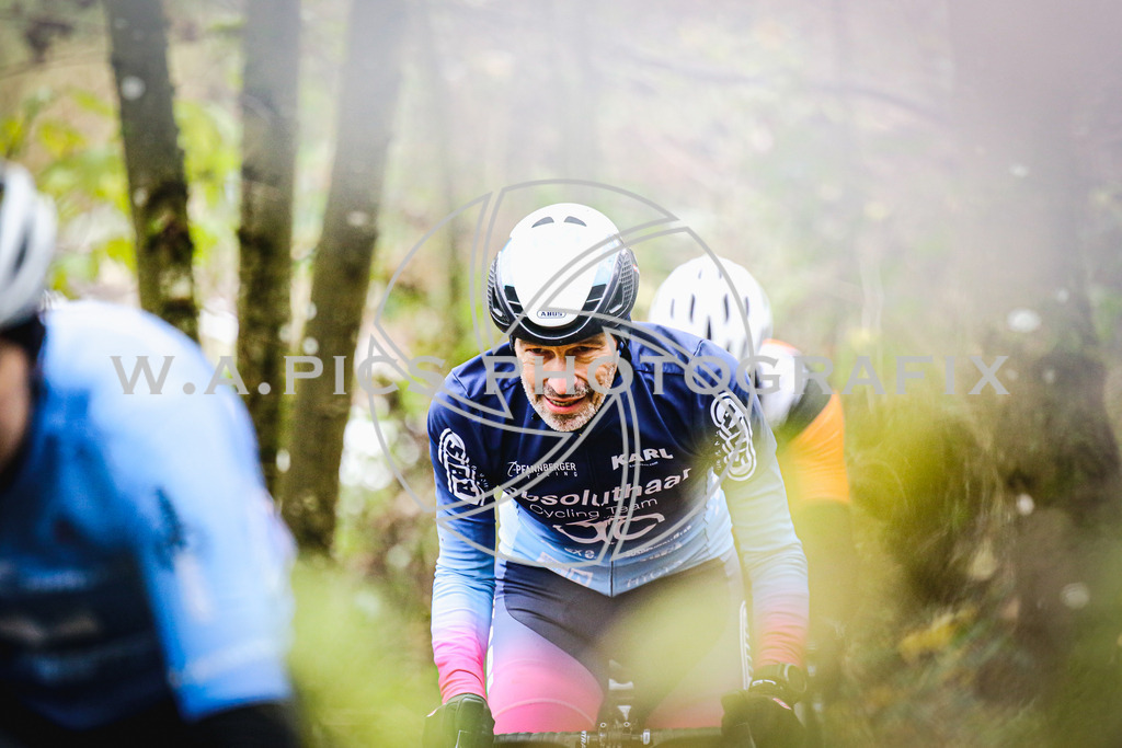 ..... | AUSTRIA, 24.11.24, 3.Radquerfeldein GP um das Sportzentrum Gunskirchen Image shows: Photo: Wapics / Andreas Willdoner