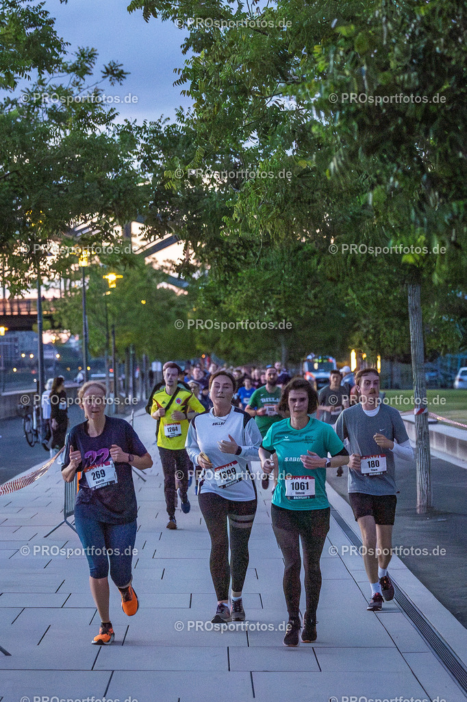 22. ASV Nachtlauf; Koeln, 28.05.25 | Impressionen vom 22. ASV Nachtlauf am 28.05.25 am Tanzbrunnen in Koeln. Foto: BEAUTIFUL SPORTS/Leah Kohring