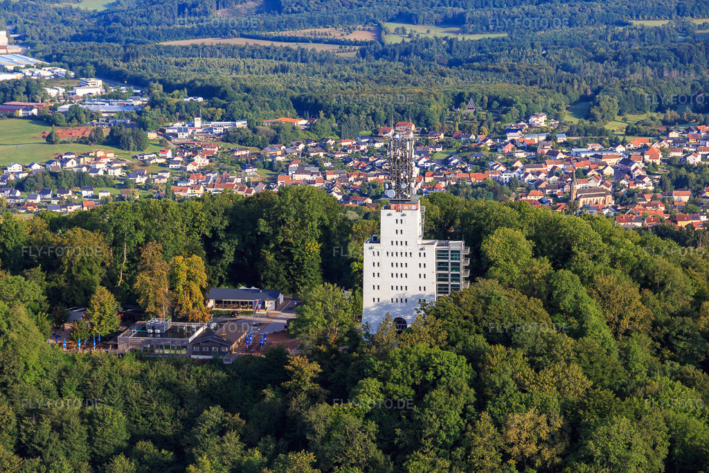 Luftbild: Schaumberg mit Skywalk, Schaumberg Alm und Aussichts- und Fernmeldeturm Schaumbergturm in Tholey im Bundesland Saarland in Deutschland.Foto: IMG_149682.jpg vom 06.09.2025 durch Werner Riehm/FLY-FOTO.deWWW.MEIN-SCHAUMBERG.DEenvelopeMistel Schaumberg