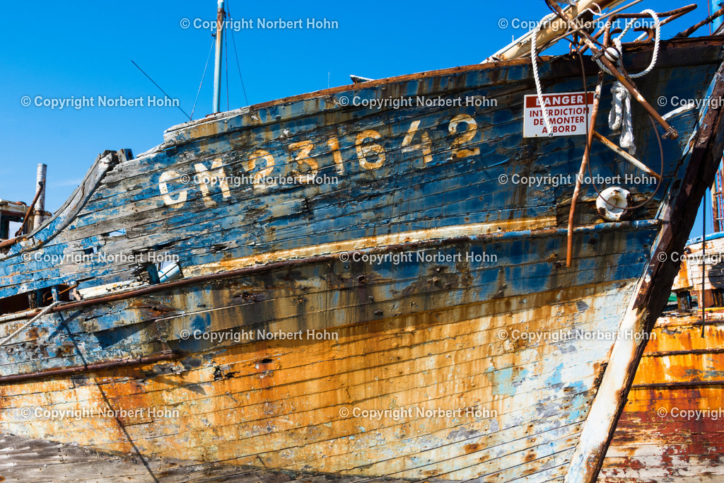 Frankreich - Atlantikkueste | Schiffsfriedhof im Hafen von Camaret-Sur-Mer - Realisiert mit Pictrs.com