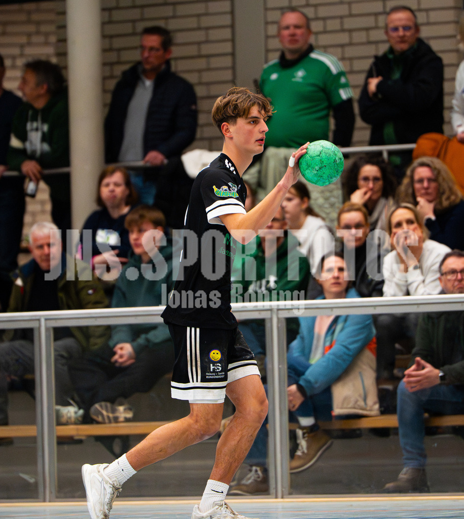 Handball I Herren I Saison 2025-2026 I Verbandsliga West I 13. Runde I SFN Vechta - HSG Varel II I 7736 | Noa Kröger (4, SFN Vechta) - Realisiert mit Pictrs.com