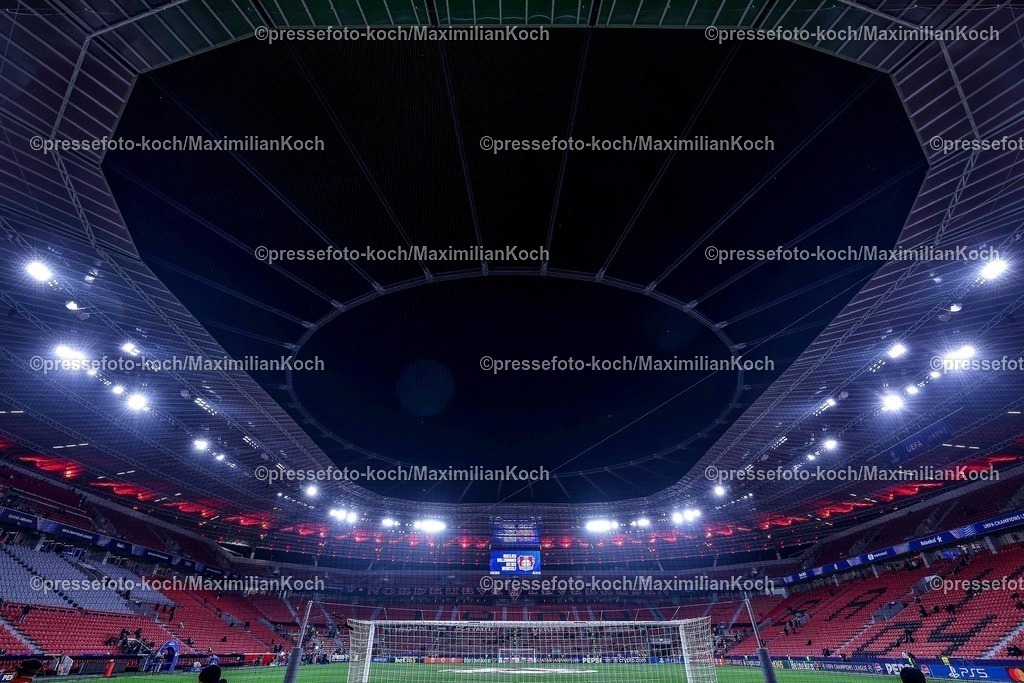 UCL11032501004 | 11.03.2025, Fußball, UEFA Champions League, Bayer 04 Leverkusen - FC Bayern München, Achtelfinale Rückspiel, BayArena, Saison 2024 2025: Feature Innenansicht Stadion leer leeres leere Arena Spielfeld Tribüne Symbolbild Symbolfoto Übersicht Übersichtsbild SpielstätteDFB regulations prohibit any use of photographs as image sequences and or quasi-video.