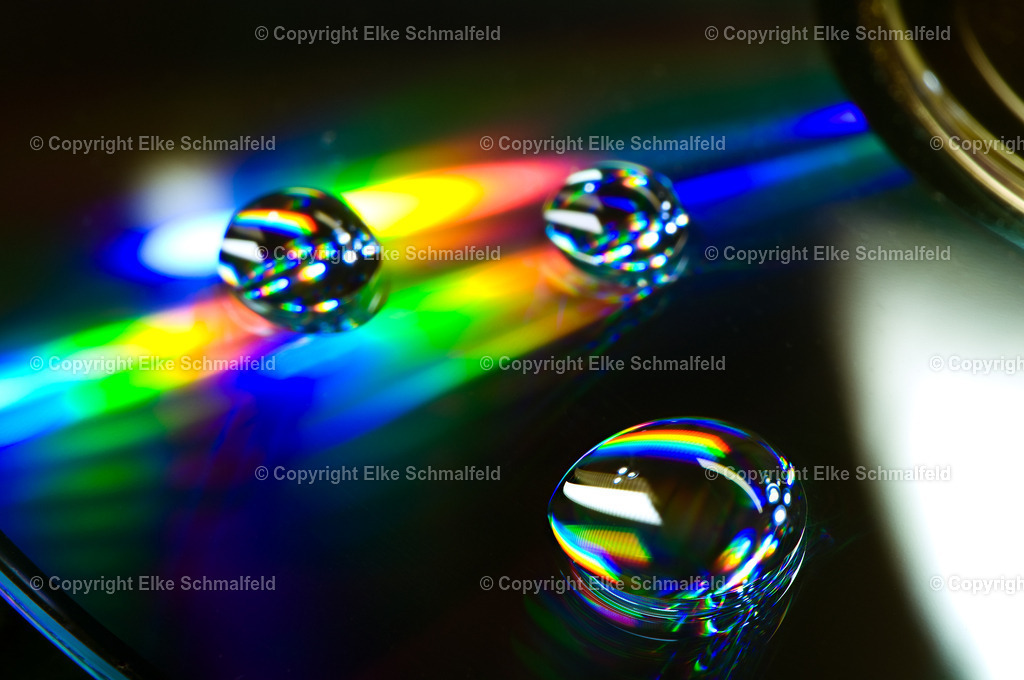 Tropfen-im-Prismenlicht-10 | Elke Schmalfeld - Realisiert mit Pictrs.com