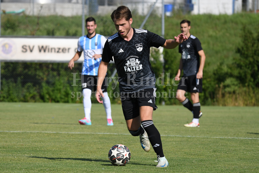 Testspiel SV  Winzer (Kreisliga Straubing) : SpVgg Niederalteich ( Bezirksliga Ost) | Valentin Ketzer (SpVgg Niederalteich) Torschütze zum 1:0 für Niederalteich - Realisiert mit Pictrs.com
