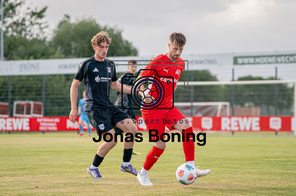 Fußball I Herren I Saison 2026-2027 I Testspiel  I VFL Oythe - VFL Stenum I 3010 | jns.sportfotos - Realisiert mit Pictrs.com