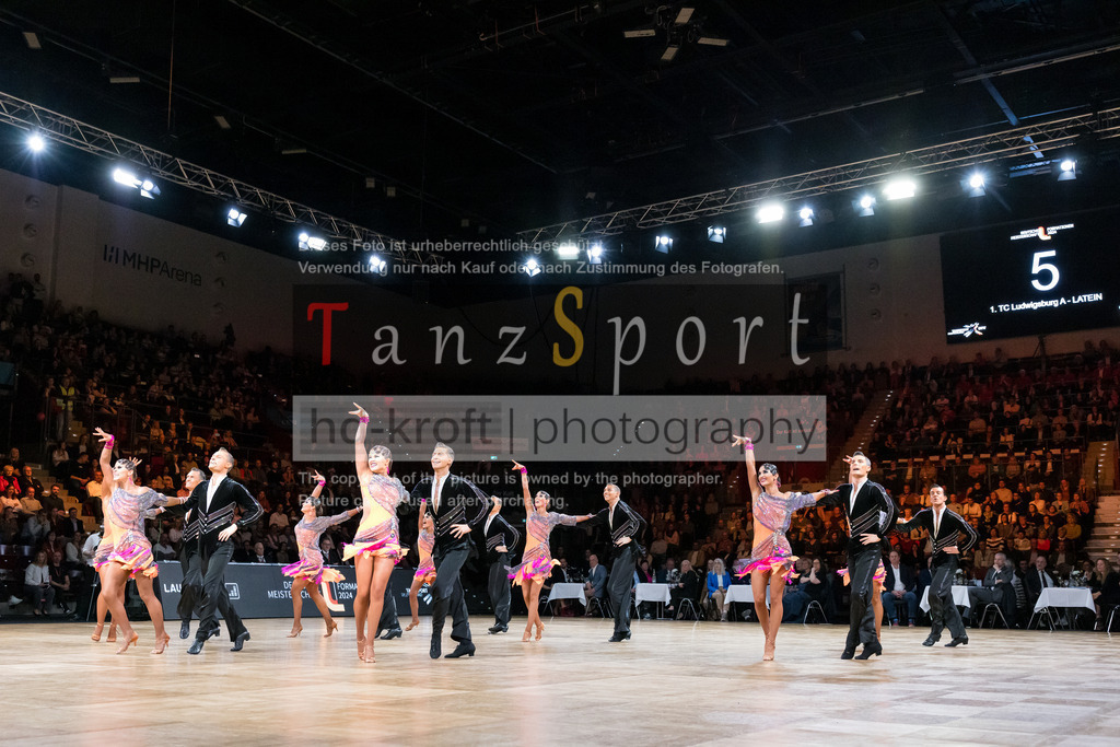 20241109_DM-Formationen_4077 | Tanzsportbilder, Standardtanz, Lateintanz, WDSF, DTV, LTVB, dancecomp, goc, hessen tanzt, blaues band der spree, walzer, tango, wiener walzer, slowfox, quickstepp, samba, rumba, cha-cha-cha, paso doble. jive, hd-kroft photography, turniertanzsport
