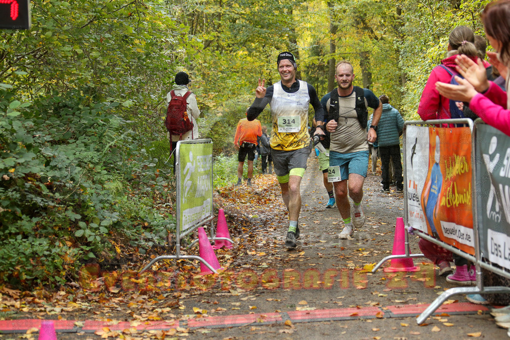 251026_1249_EX1_1505 | Sportfotografie im Rhein-Sieg Kreis, Köln, Bonn, NRW, Rheinland Pfalz, Hessen, etc. Unser Tätigkeitsfeld umfasst den Laufsport vom Volkslauf über den Marathon, Duathlon, Triathon bis zum Ultralauf wie Kölnpfad Ultra oder Schindertrail.