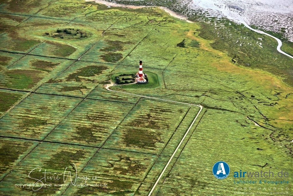 Westerhever Leuchtturm | Der Leuchtturm ist ein Wahrzeichen der Nordsee und wird oft fotografiert. Er bietet einen beeindruckenden Ausblick über weite Teile von Eiderstedt und die Insel- und Halligwelt.