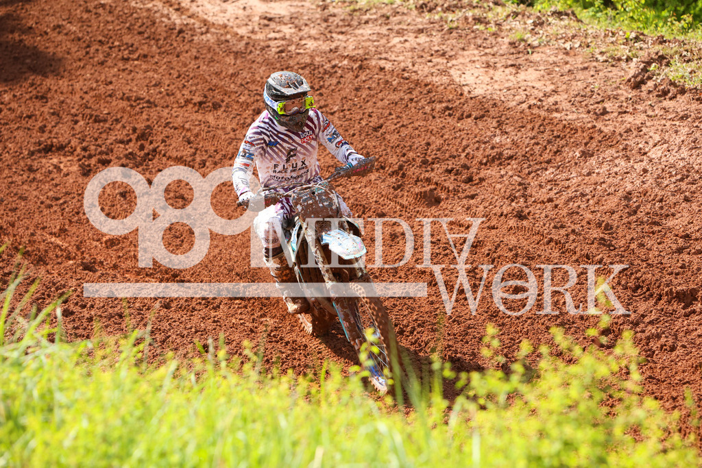 5E6A9961 | 989 MEDIAWORK