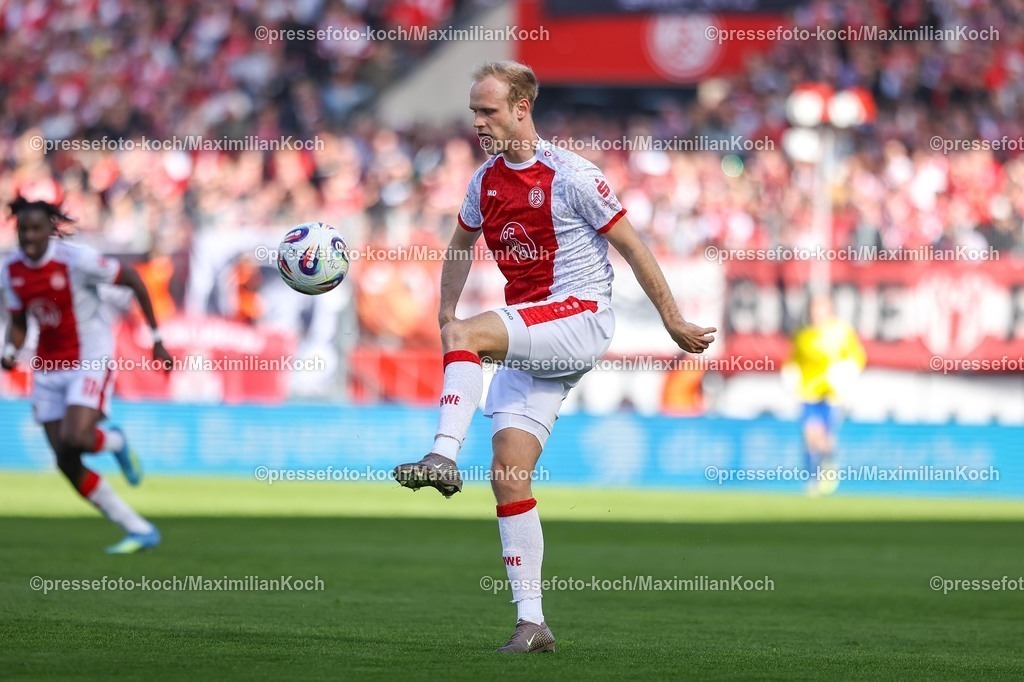 xKWIx26042601028 | 2026.04.26, xkwix, Fußball, 3.Liga, Rot-Weiss Essen - 1. FC Saarbrücken, Stadion an der Hafenstraße, 35.Spieltag, Saison 2025 / 2026: Lucas Brumme (Rot-Weiss Essen #14) DFB regulations prohibit any use of photographs as image sequences and or quasi-video. Photo: xKamilxWilkowskixPressefotoKochx