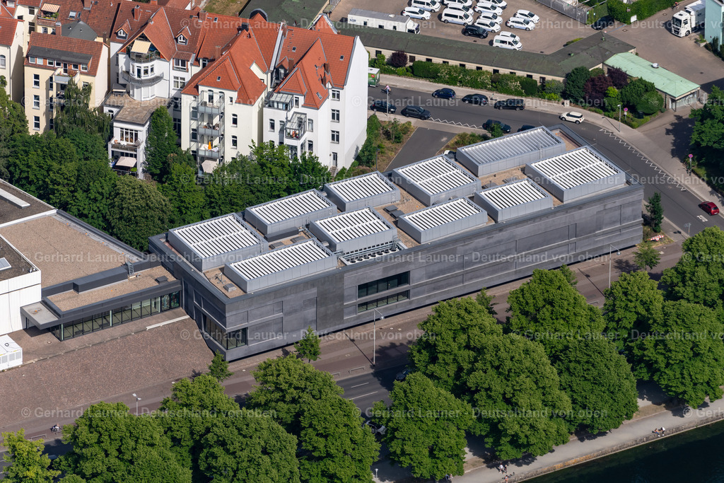4031059 | HANNOVER 02.06.2020 Gebäude des Parkhauses am Sprengel Museum in Hannover im Bundesland Niedersachsen, Deutschland. // Parking deck on the building of the car park on Sprengel Museum in Hannover in the state Lower Saxony, Germany. Foto: Gerhard Launer
