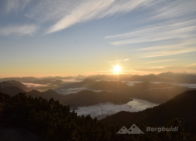 Herzogstand 2025-02 | Landschaftsfotografie Berge Mountain Landscape FotografieNatur Bilder Buidl Bergbuidl Bayern Heimat BergfotografieSonnenaufgang Sonnenuntergang Hobbyfotograf Bilderverkauf Leinwand - Realisiert mit Pictrs.com