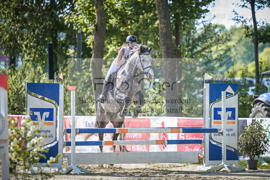 DOS_3086 | Entdecke hochwertige Reitturnierfotos von Foto Oger. Professionell, emotional und authentisch – jetzt Lieblingsmomente im Shop bestellen.Deutschlandweite Turnierfotografie. - Realisiert mit Pictrs.com