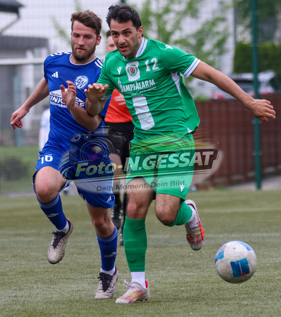 Bünder SV - SV Enger-Westerenger, | Auf dem Bild zu sehen: grün Bünder SV: Batuhan Kaymak ; blau SV Enger-Westerenger: Danny Alves-ReiBünder SV, SV Enger-Westerenger, Saison 25/26, Kreisliga A, Bünde, Deutschland - Realisiert mit Pictrs.com