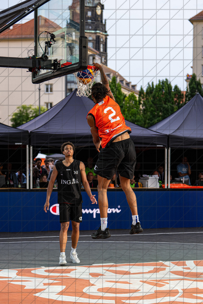DIE FINALS 2025 | Dt. Meisterschaft 3x3   | Spiel um Platz 3. Der Stamm (orange) vs. Der Stamm underdogs (black) //  02.08.25: DIE FINALS 2025 | Dt. Meisterschaft 3x3   / Dresden / Deutschland  //   CREDIT:www.bullenfotos.de, Martin König, Hörner Weg 40, D-49078 Osnabrück, +4917663732967 // Nutzung und Weitergabe nur zu den vereinbarten Zwecken. Presseanfragen an Ersteller. Alle Rechte beim Ersteller. Honorierung nach MFM. - Realisiert mit Pictrs.com