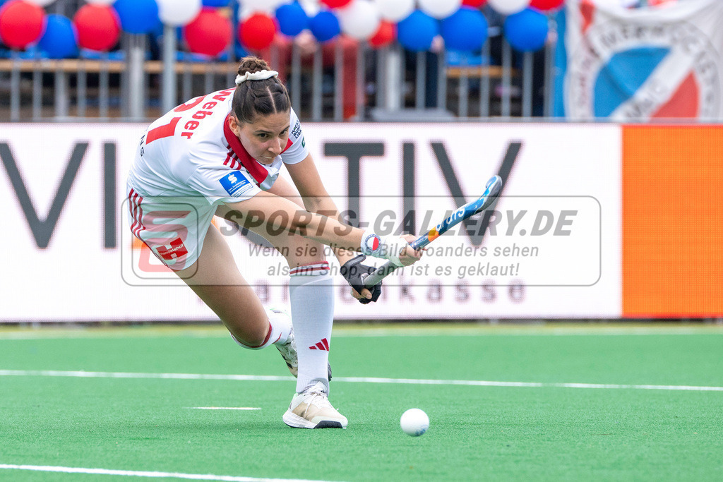 Final4_20240518-1255-0114 | Bonn, Deutschland, 18.05.2024: Maja Weber (Rot-Weiss Koeln) in Aktion waehrend des Spiels der Deutsche Feldhockey-Meisterschaften 2024 zwischen Final 4 Damen Rot Weiss Köln - Mannheimer HC im Bonner THV am 18.05.2024 in Bonn, Deutschland. (Foto von Stephan Fehrmann)

Bonn, Germany, 18.05.2024: Maja Weber (Rot-Weiss Koeln) in action during the game of Deutsche Feldhockey-Meisterschaften 2024 between Final 4 Damen Rot Weiss Köln - Mannheimer HC in Bonner THV at 18.05.2024 in Bonn, Deutschland. (Foto from Stephan Fehrmann)
