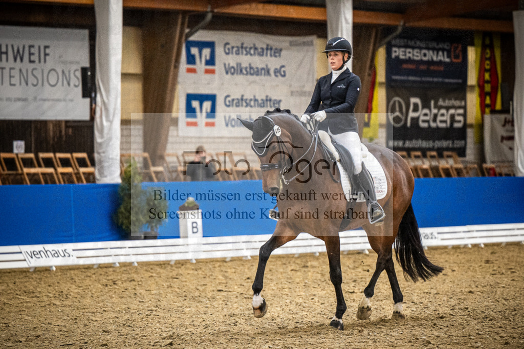 DOS_2997 | Entdecke hochwertige Reitturnierfotos von Foto Oger. Professionell, emotional und authentisch – jetzt Lieblingsmomente im Shop bestellen.Deutschlandweite Turnierfotografie. - Realisiert mit Pictrs.com