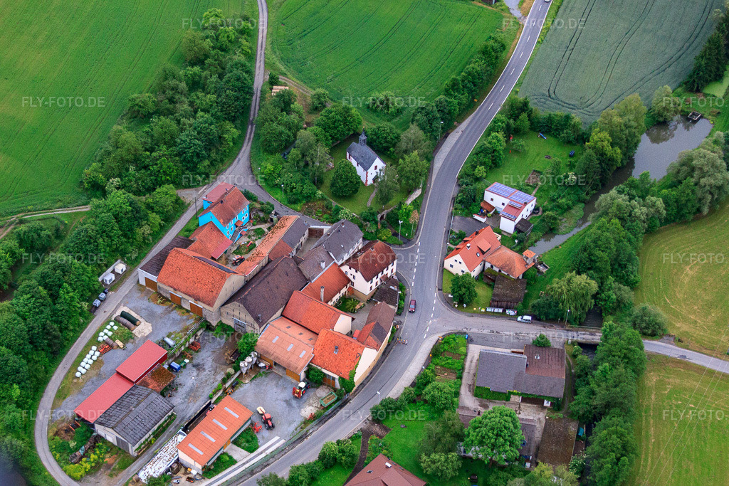 Luftbild: St. Ottilia im Ortsteil Schönarts in Eußenheim im Bundesland Bayern in Deutschland. – Foto: IMG_66049.jpg vom 30.05.2014 durch Werner Riehm/FLY-FOTO.de – Auflösung des Originals: 3561 x 2374 px – Menüpunkt öffnen/schließen