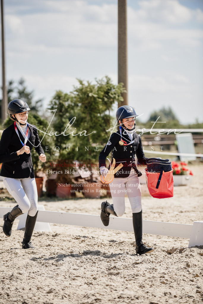 DSC_8868 | Pferde- und Turnierfotografie in Westsachsen. Pferdeportraits, Auftragszeichnungen und intuitive Kunst.