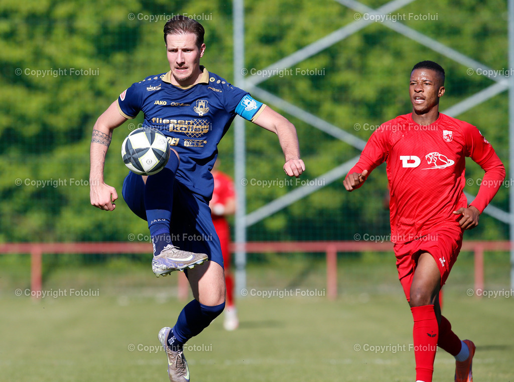 A_LUI_020526_21 | SPORT FUSSBALL REGIONALLIGA MITTE ASKOE OEDT-ATUS VELDEN IM BILD: JONATHAN ALUKWU (OEDT) UND FABIAN KOPEINIG (VELDEN) FOTO:FOTOLUI