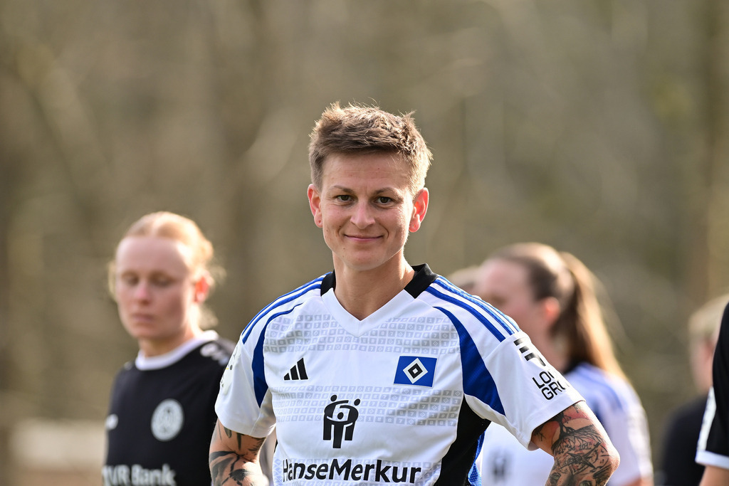 Fußball I Frauen I Saison 2024-2025 I 2. Bundesliga I 19. Spieltag I Hamburger SV - SV 67 Weinberg | Der Sportfotograf. - Realisiert mit Pictrs.com