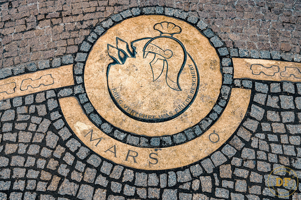 485-Mars-golden-no-logo | Geschenke, Wandbilder und Accessoires mit Motiven aus Dresden und anderen schönen Orten zur Verschönerung Deines zu Hauses und zum verschenken gewünscht? Wähle Deine Lieblingsbild auf dem Produkt Deiner Wahl. 