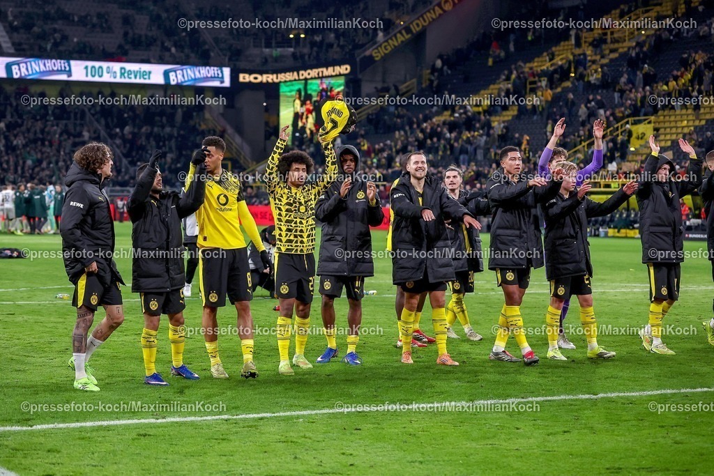 BVB13012601093 | 13.01.2026, Fußball, Borussia Dortmund - SV Werder Bremen,, 1. Fußball Bundesliga, 17. Spieltag, Signal Iduna Park, Saison 2025 2026: Abschlussjubel nach dem 3:0 Sieg des BVB DFB regulations prohibit any use of photographs as image sequences and or quasi-video.