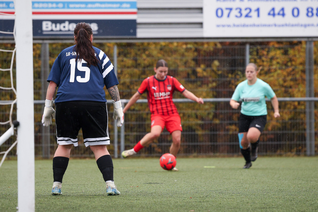 FCHWAS_251102_3636 | 1.FC Heidenheim 1846 II vs. SGM DJK-SV Wasseralfingen/Neuler, Fußball, Frauen, Bezirksliga, 2025/2026, 8. Spieltag, 02.11.2025 in Mergelstetten (Foto: Michael Bulling) - Realisiert mit Pictrs.com