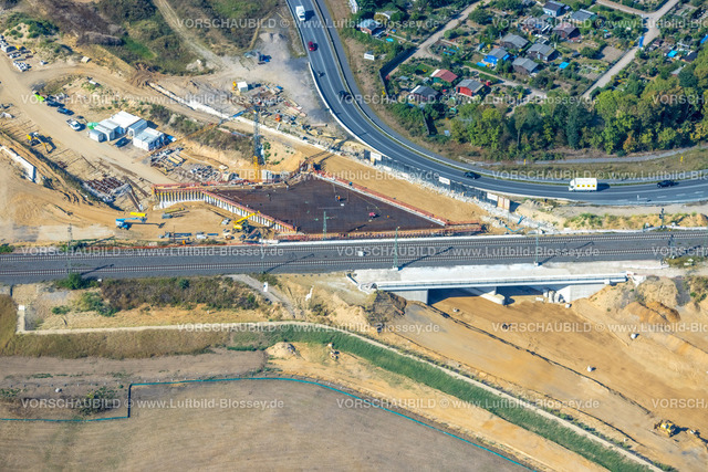 Wesel220806292 | Luftbild, Lippemündungsraum, Baustelle und Neubau Erweiterung Bundesstraße B8,  Eisenbahnbrücke, Fusternberg, Wesel, Ruhrgebiet, Nordrhein-Westfalen, Deutschland