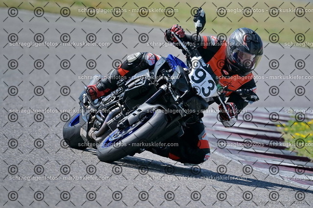 26BT02-1008 | markuskiefer.com - Realisiert mit Pictrs.com