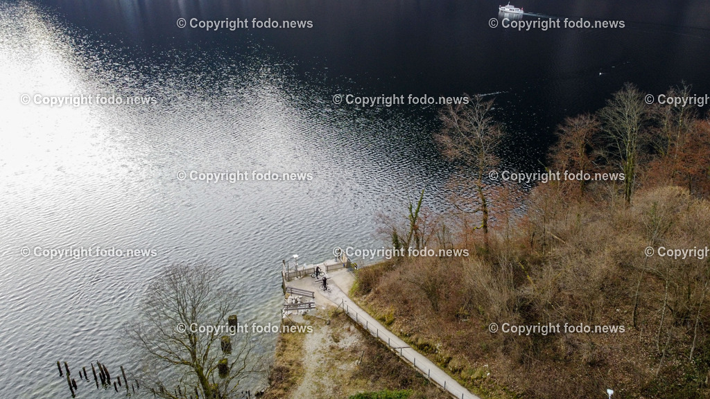 Hallstatt_ 13.01.2023-38 | 13.01.2023, Hallstatt, AUT, Hallstatt, im Bild Bahnstation, Trainstation, Schiffsanlegestelle, Schiff, Transfer