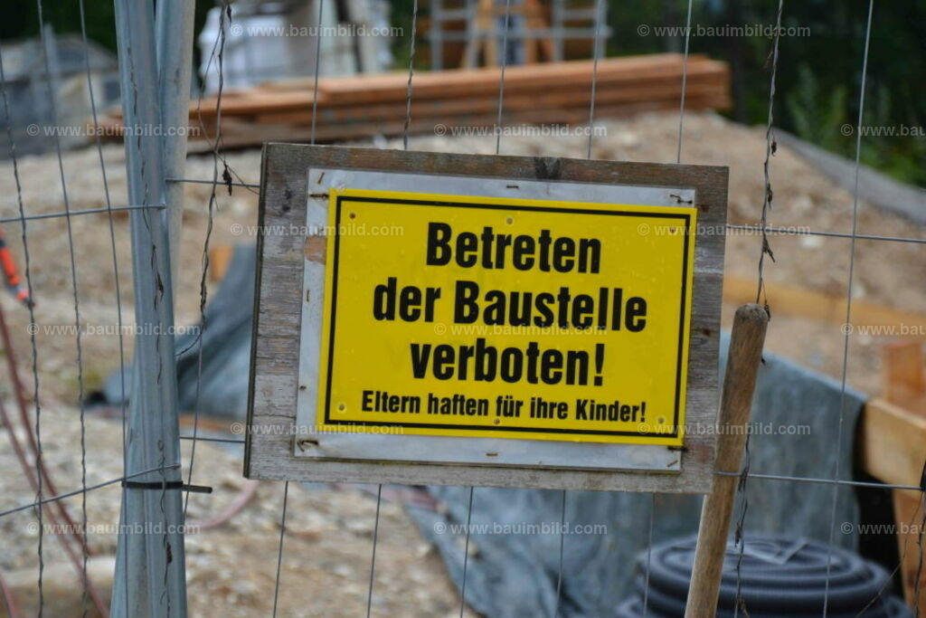 bib-lg01-baustelleneinrichtung-0085 | Nach LV-Leistungsgruppen sortierte Detailfotos über den Bau eines Hauses. Alle Hausbau-Bilder direkt vom Urheber und Autor der Website Haus-Selber-Bauen.com