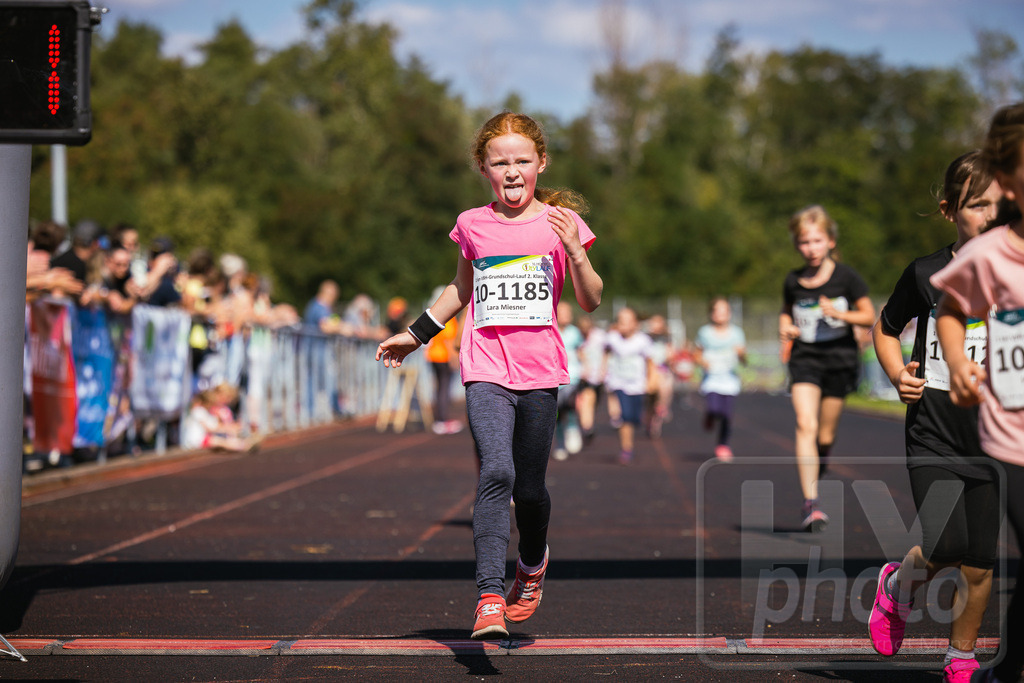 16. Hoywoj-CityLauf im Sportforum Hoyerswerda - 16.09.2023 | 1km VBH-Grundschul-Lauf 2. Klassen - Realisiert mit Pictrs.com
