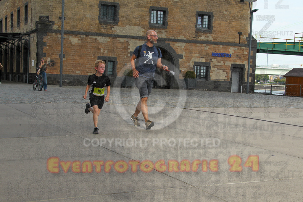250920_1335_EV4_6175 | Sportfotografie im Rhein-Sieg Kreis, Köln, Bonn, NRW, Rheinland Pfalz, Hessen, etc. Unser Tätigkeitsfeld umfasst den Laufsport vom Volkslauf über den Marathon, Duathlon, Triathon bis zum Ultralauf wie Kölnpfad Ultra oder Schindertrail.