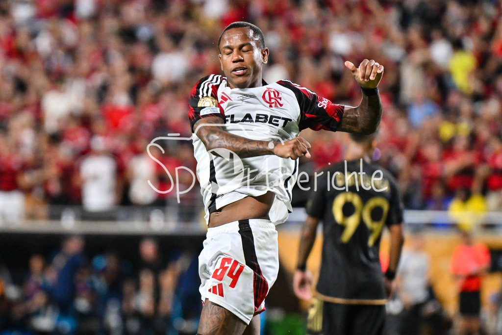 Los Angeles FC - CR Flamengo | Jubel nach dem Treffer zum 1-1 druch WALLACE YAN (Flamengo 64) / Tor / Torschuetze / Freude / Happy / FIFA Club World Cup: Los Angeles FC - CR Flamengo, Camping World Stadium am 24.06.2025 / NOT FOR SALE IN USA