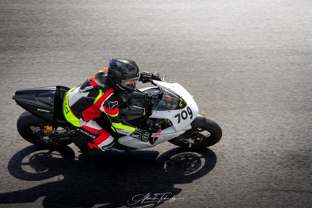 Ducati Trackday Hockenheimring 2026 | Entdecken Sie die faszinierende Welt von Alexander Tschuncky Arts: Kreative Fotografie, atemberaubende Automobilkunst und hochwertiger Bilderdruck. Lassen Sie sich inspirieren! - Realisiert mit Pictrs.com